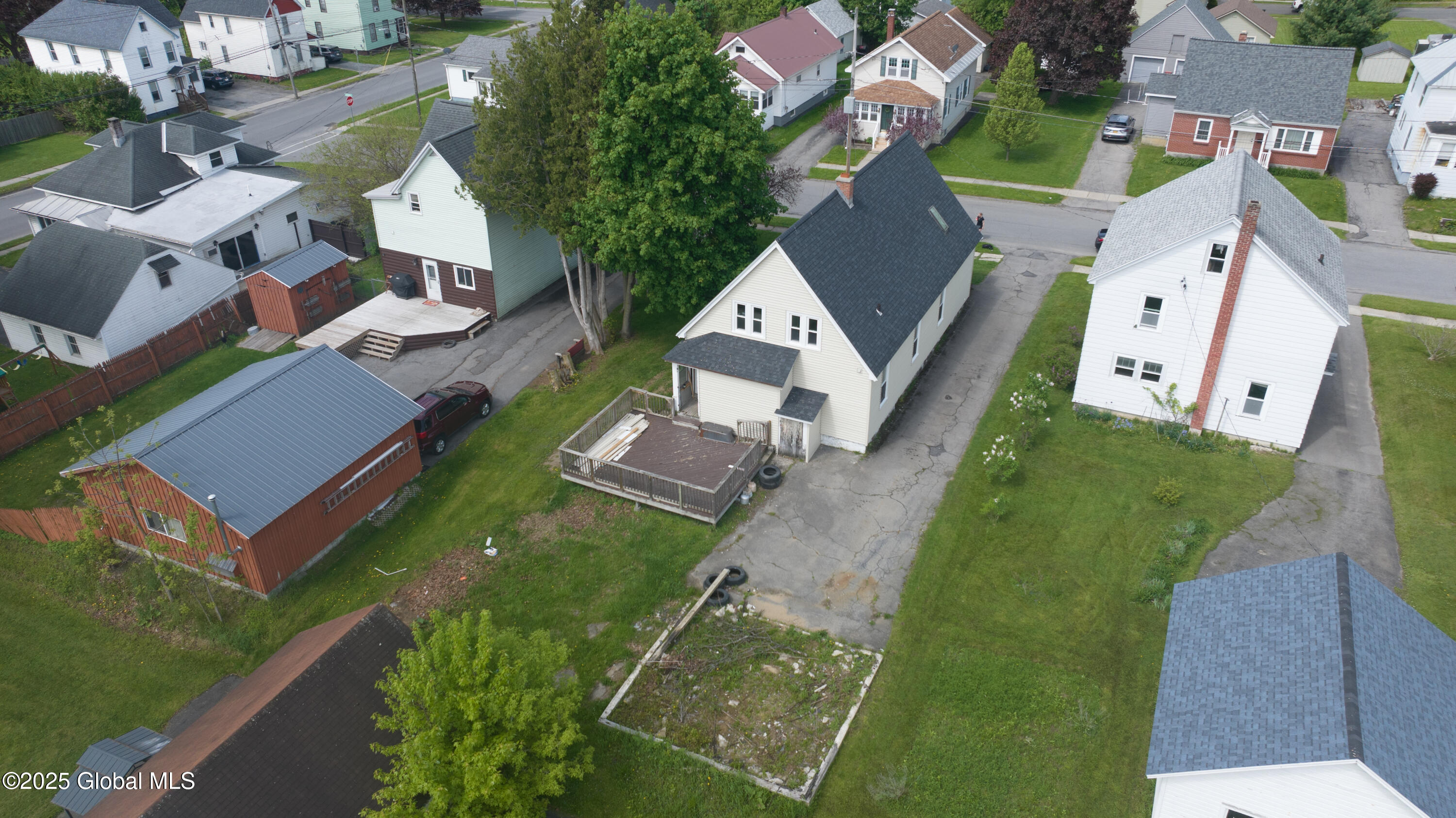 8 Rosewood Avenue, Johnstown, New York image 36