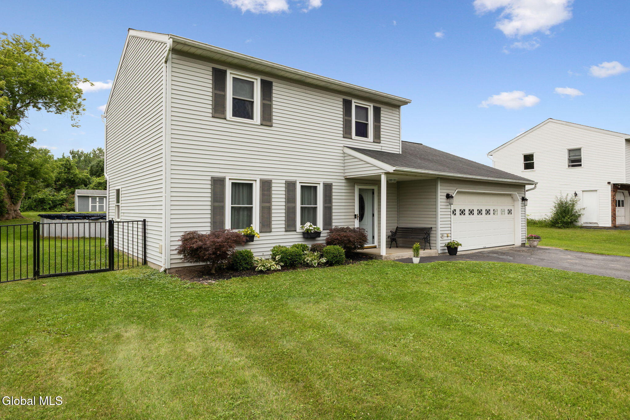 29 Meadowbrook Road