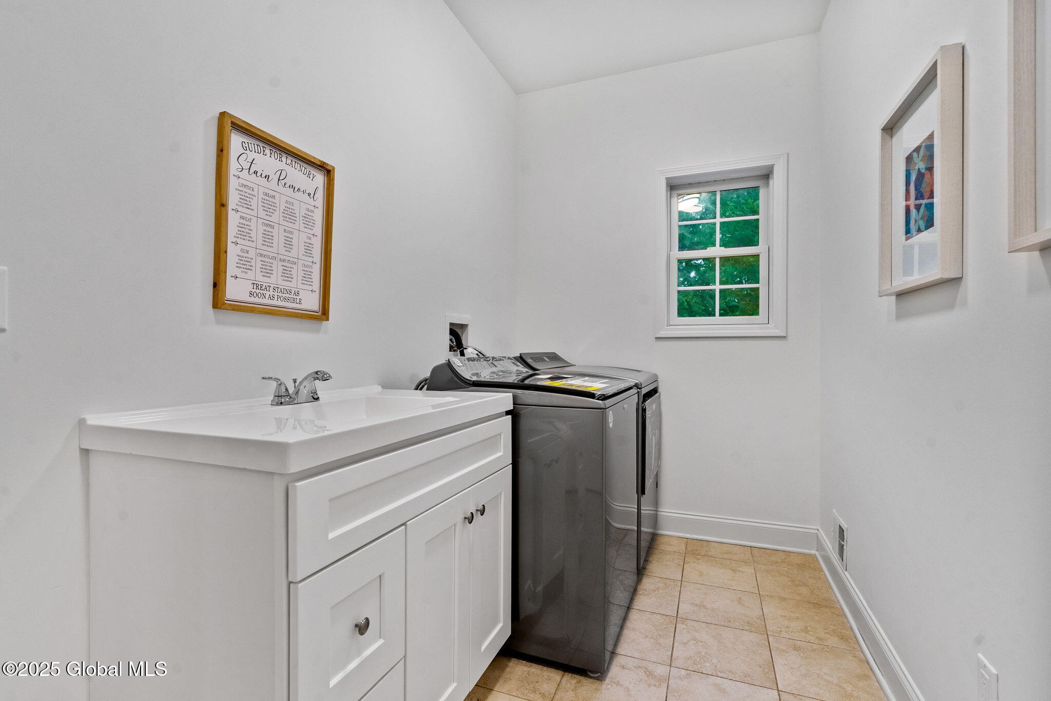 6004 Queen Mary Court, Schenectady, New York image 34