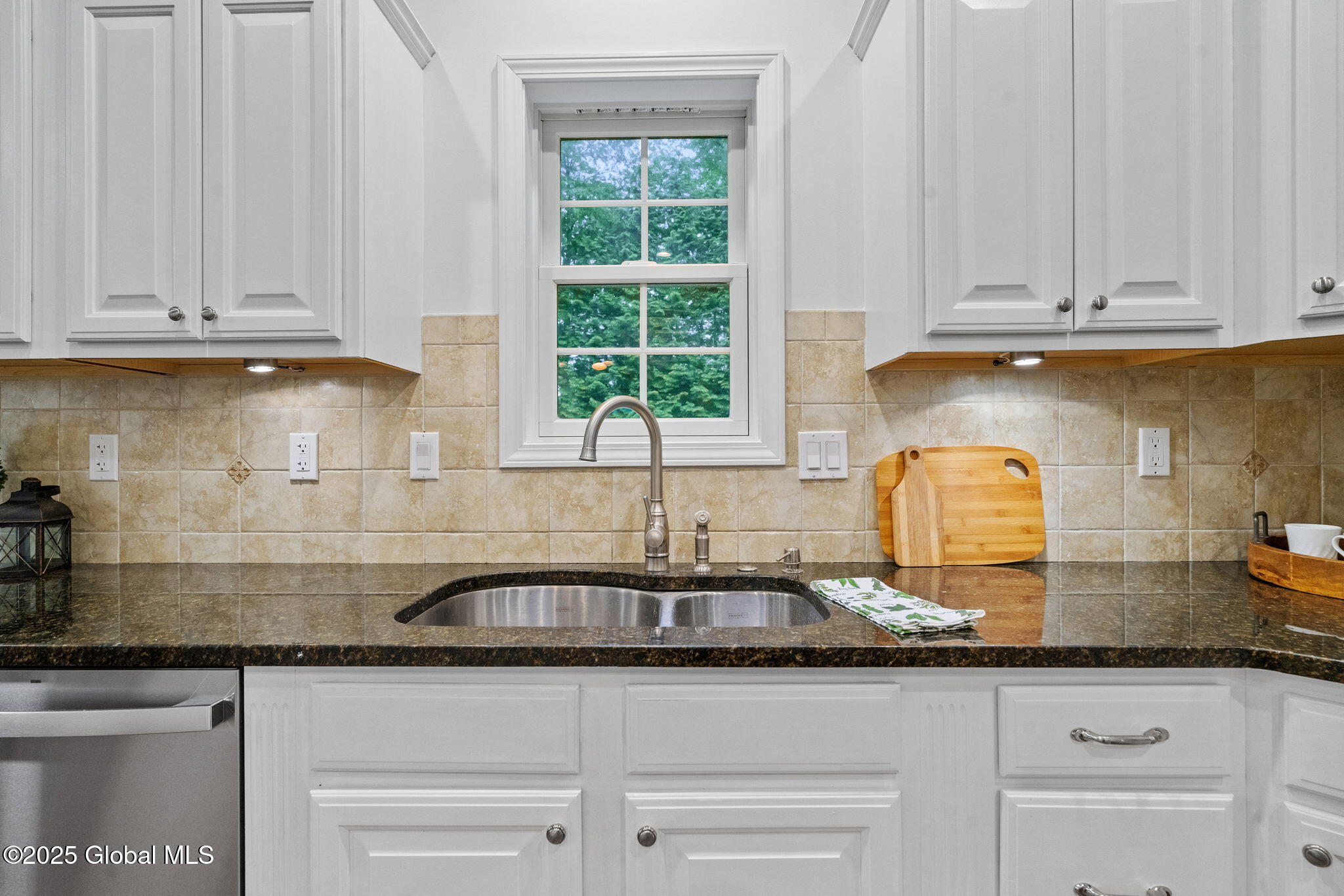 6004 Queen Mary Court, Schenectady, New York image 28