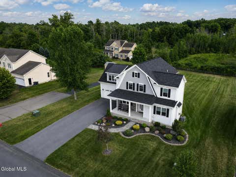 Photo of 21 Tisdale Lane, Clifton Park, NY 12065 (MLS # 202624217)