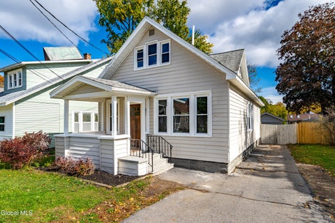 Photo of 1512 Helderberg Avenue, Rotterdam, NY 12306 (MLS # 202628511)