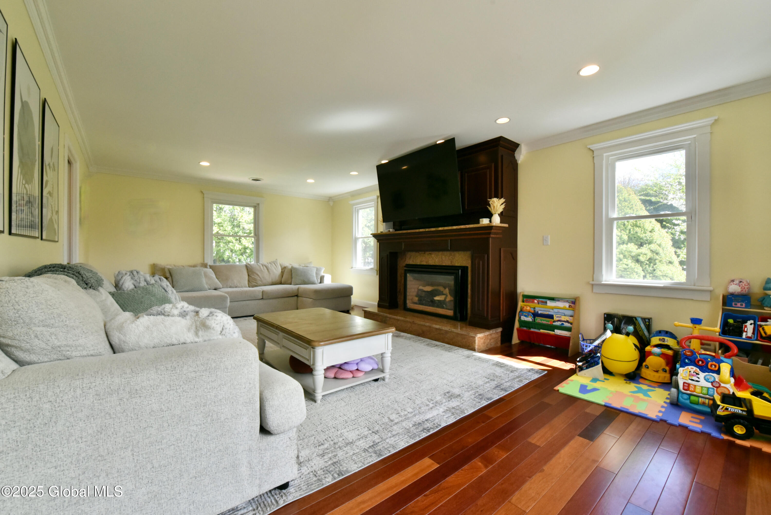 215 W 5th Avenue, Johnstown, New York image 4