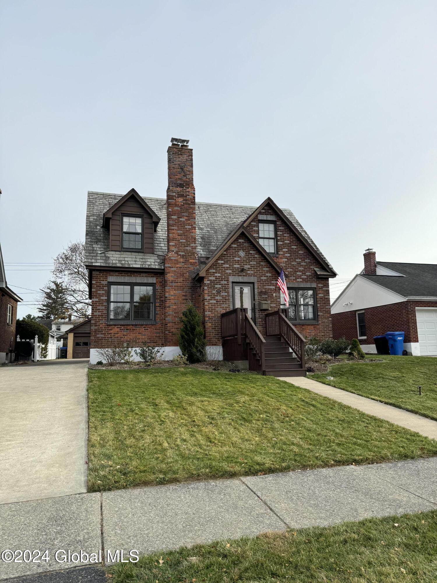 127 Fleetwood Avenue, Albany, New York image 2