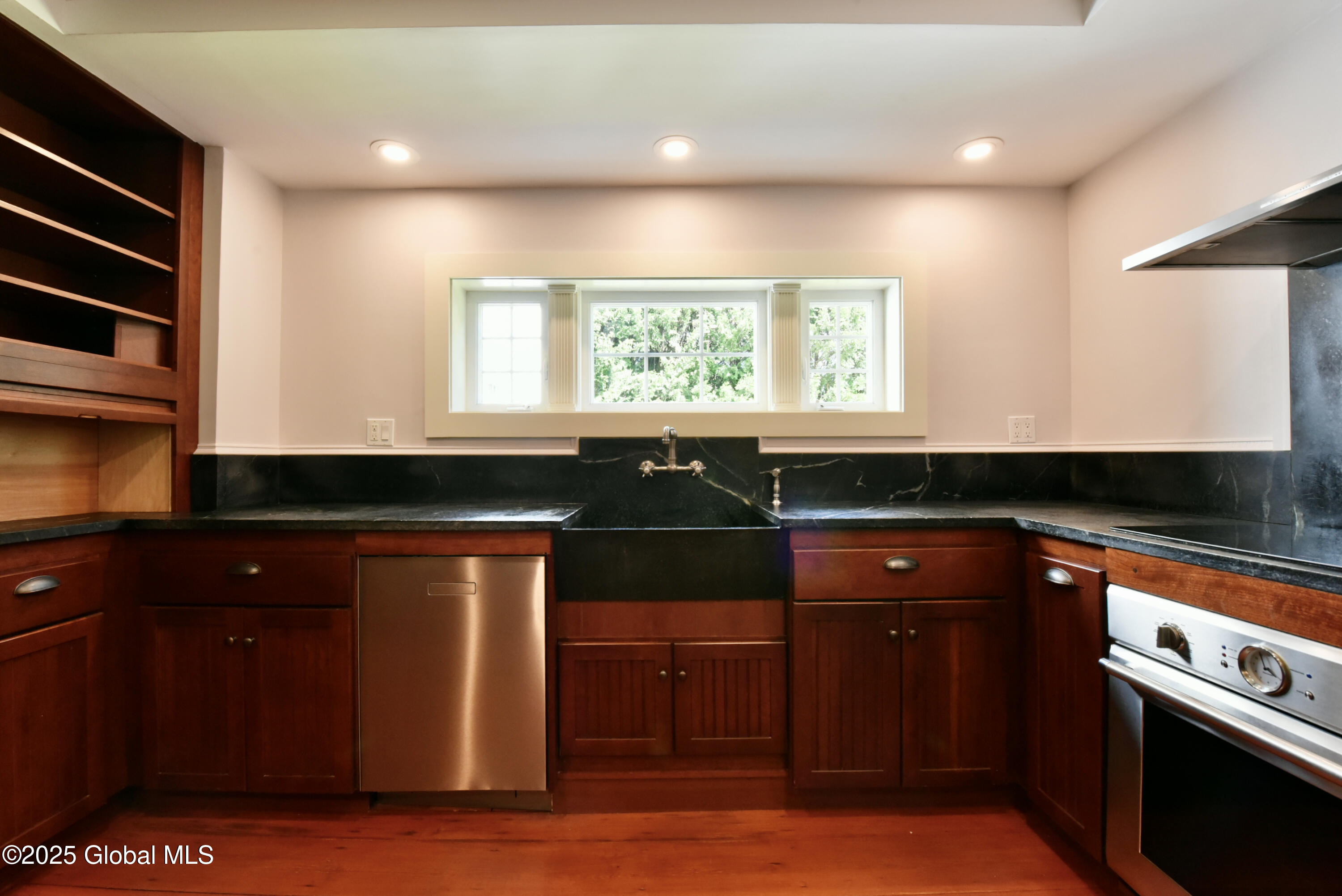 51 Hoffman Road, Saratoga Springs, New York image 11