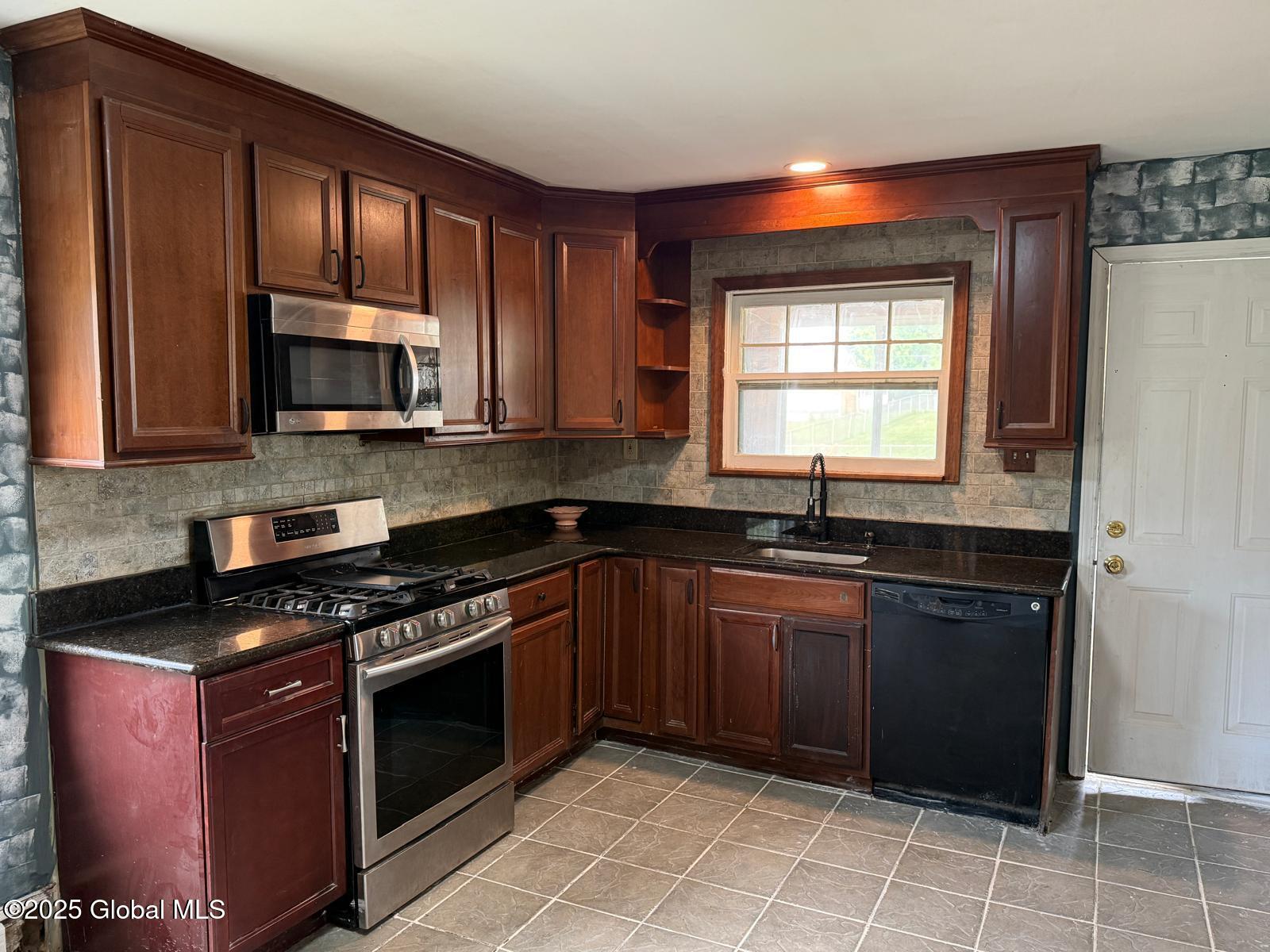 35 Conliss Avenue, Albany, New York image 4