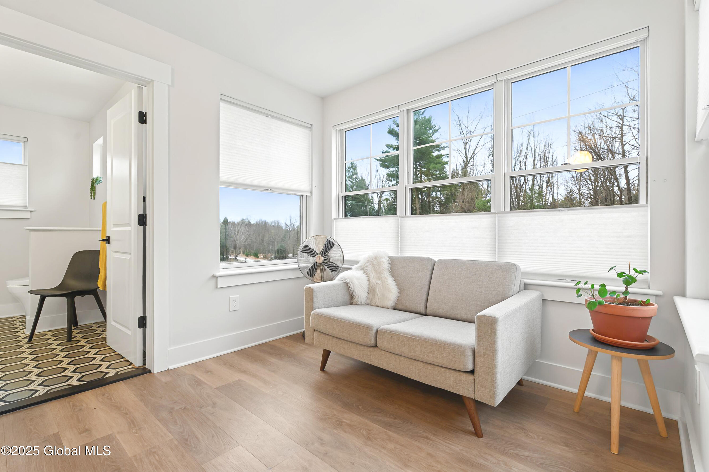 Saratoga Springs, New York 12866, United States, 2 Bedrooms Bedrooms, ,3 BathroomsBathrooms,Residential,Active,98866