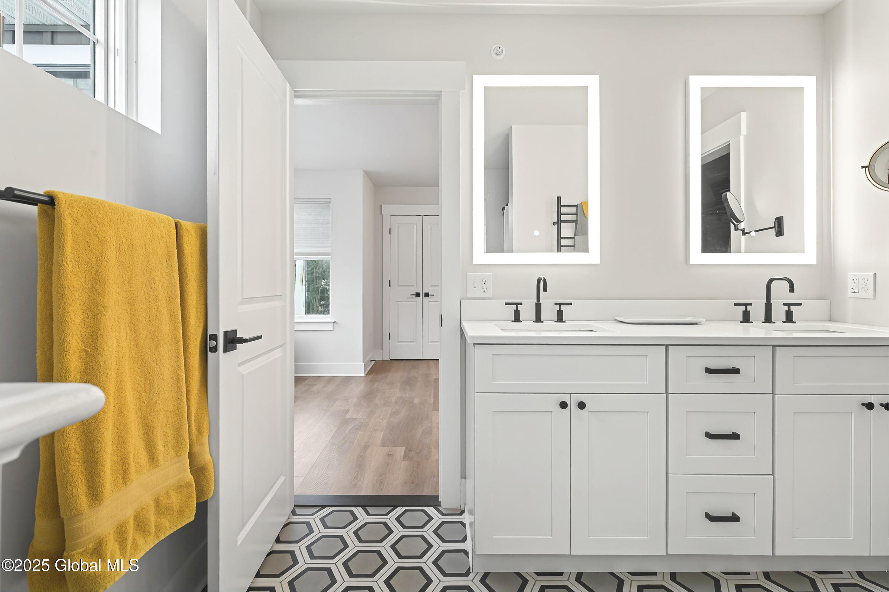 Saratoga Springs, New York 12866, United States, 2 Bedrooms Bedrooms, ,3 BathroomsBathrooms,Residential,Active,98866