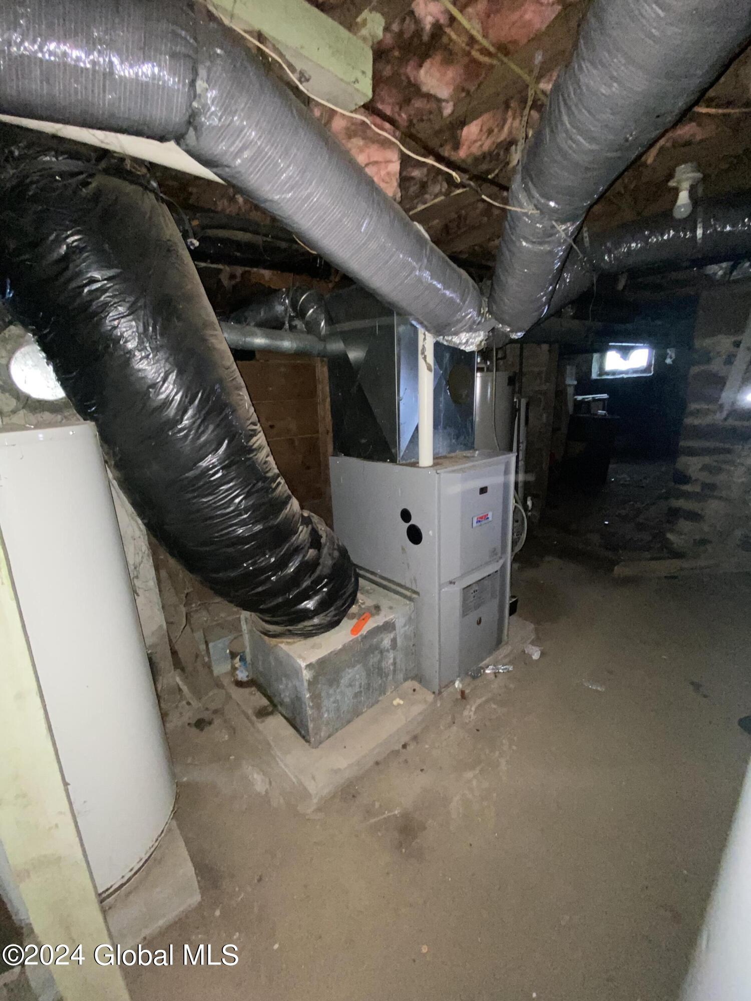 Gloversville, New York 12078, United States, 6 Bedrooms Bedrooms, ,3 BathroomsBathrooms,Residential,Active,48217