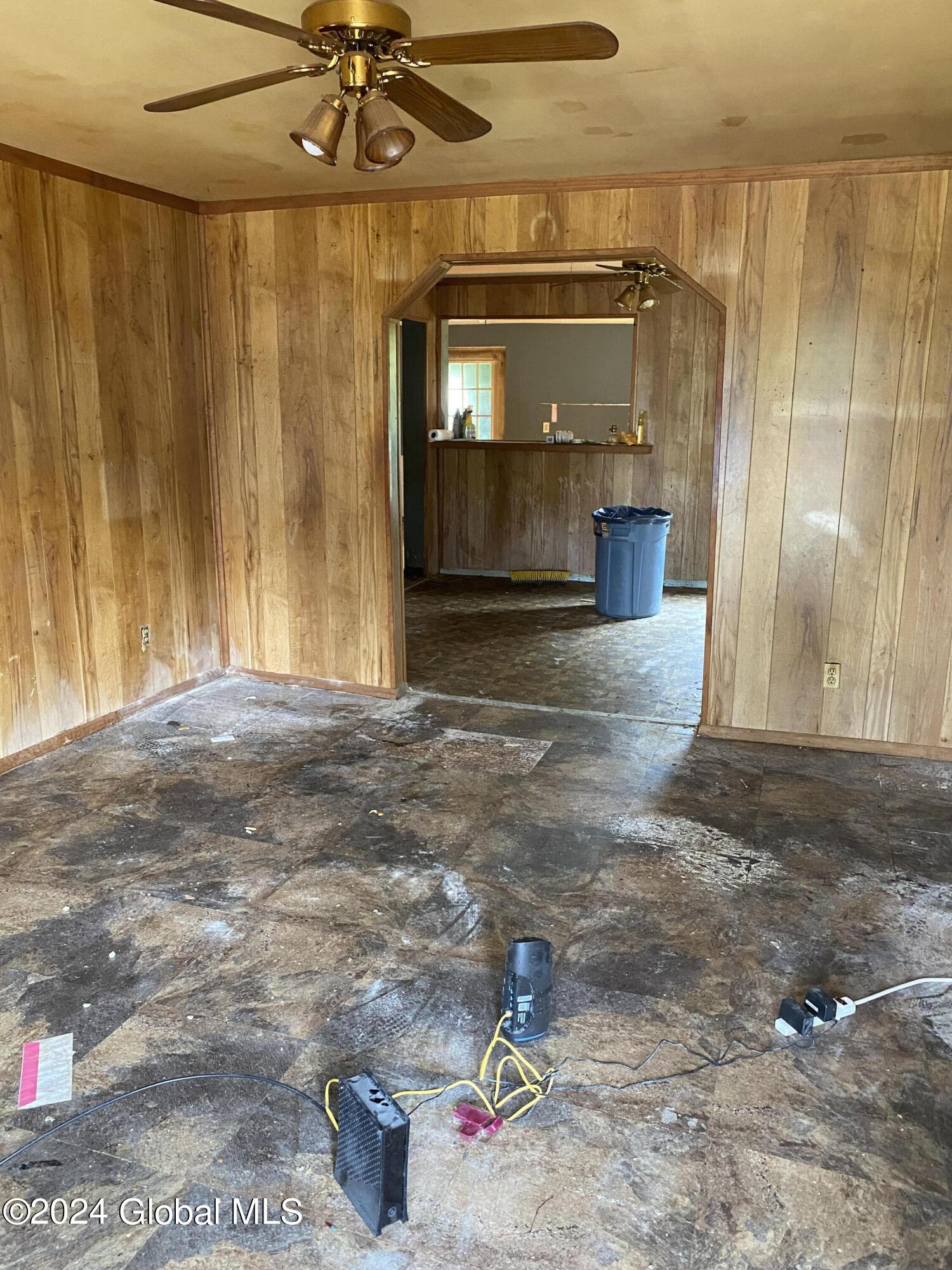 Gloversville, New York 12078, United States, 6 Bedrooms Bedrooms, ,3 BathroomsBathrooms,Residential,Active,48217