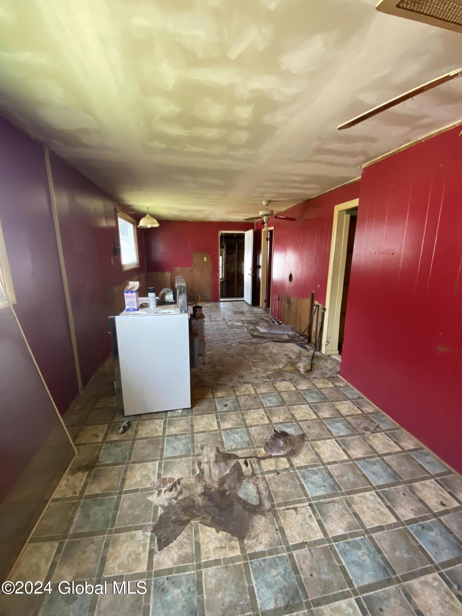 Gloversville, New York 12078, United States, 6 Bedrooms Bedrooms, ,3 BathroomsBathrooms,Residential,Active,48217