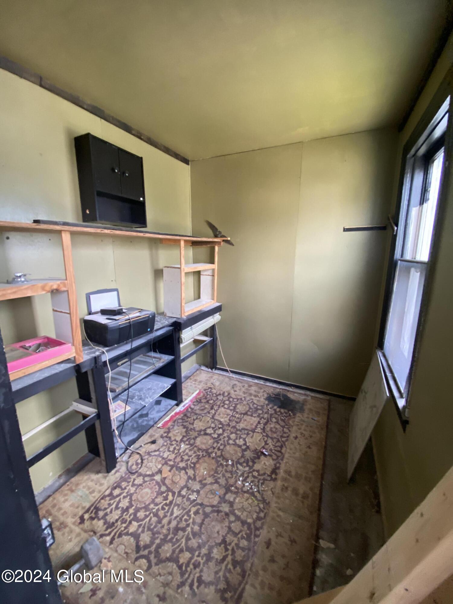 Gloversville, New York 12078, United States, 6 Bedrooms Bedrooms, ,3 BathroomsBathrooms,Residential,Active,48217