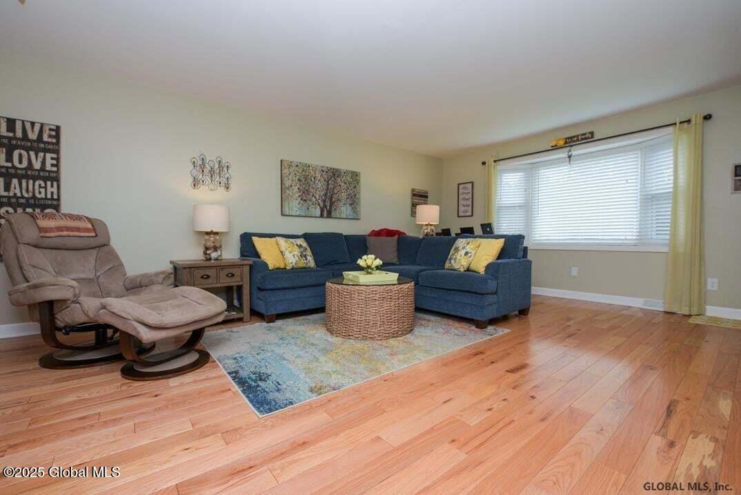 198 Williamsburg Court, Albany, New York image 5