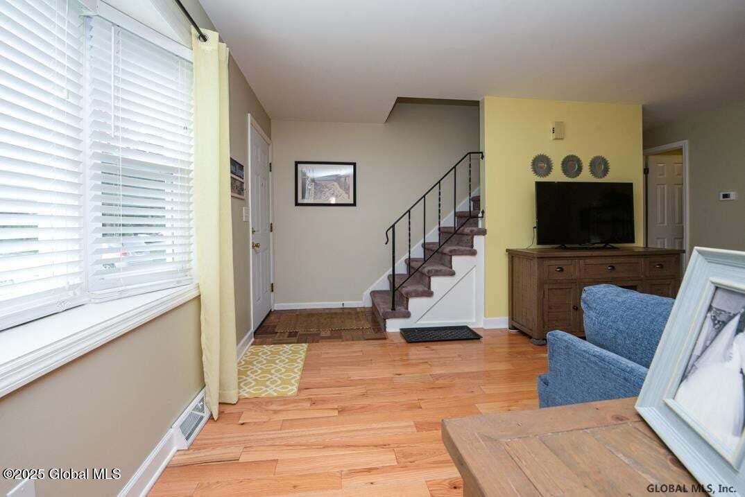 198 Williamsburg Court, Albany, New York image 3