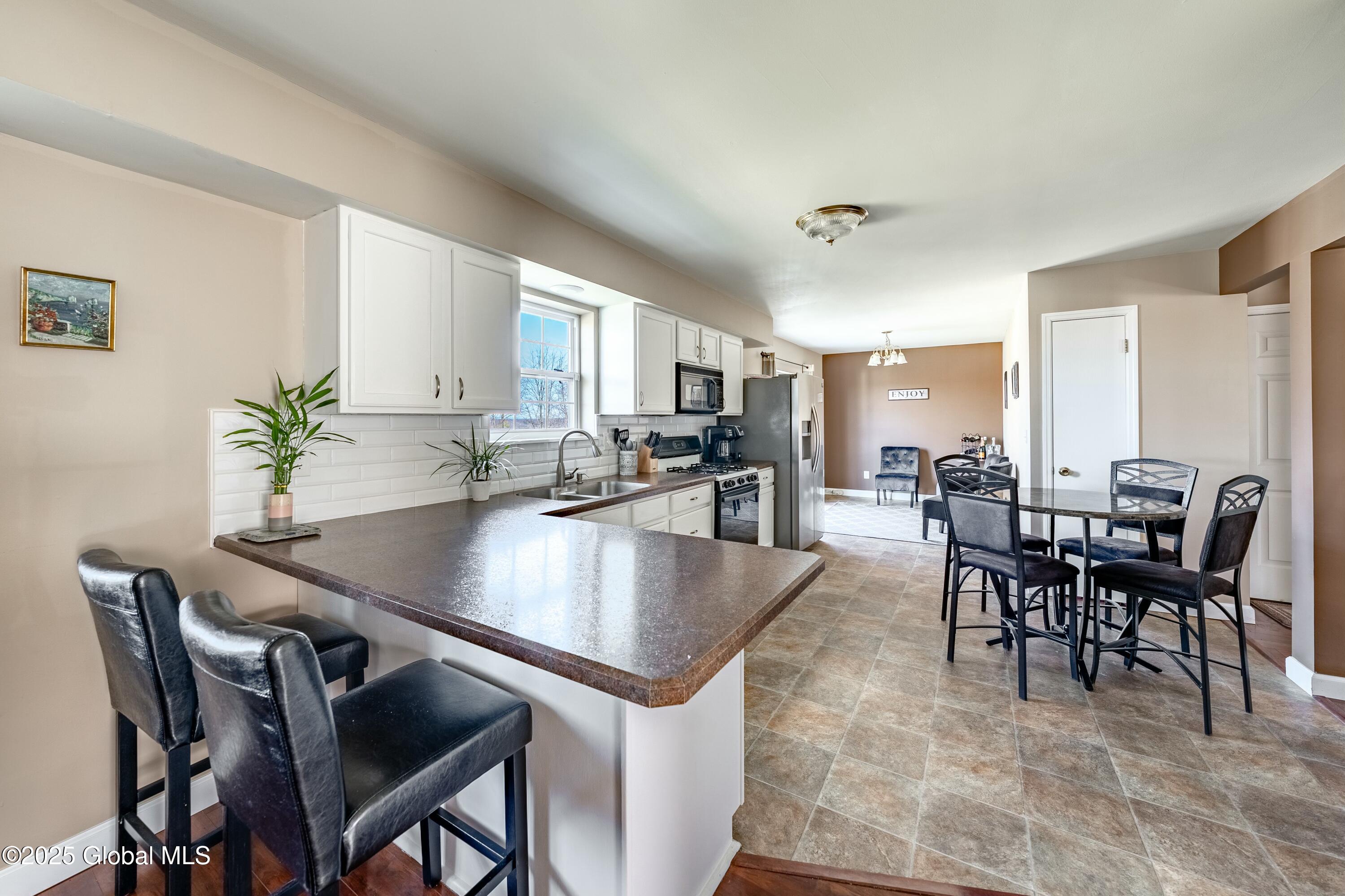15 Red Rock Road, Troy, New York image 9