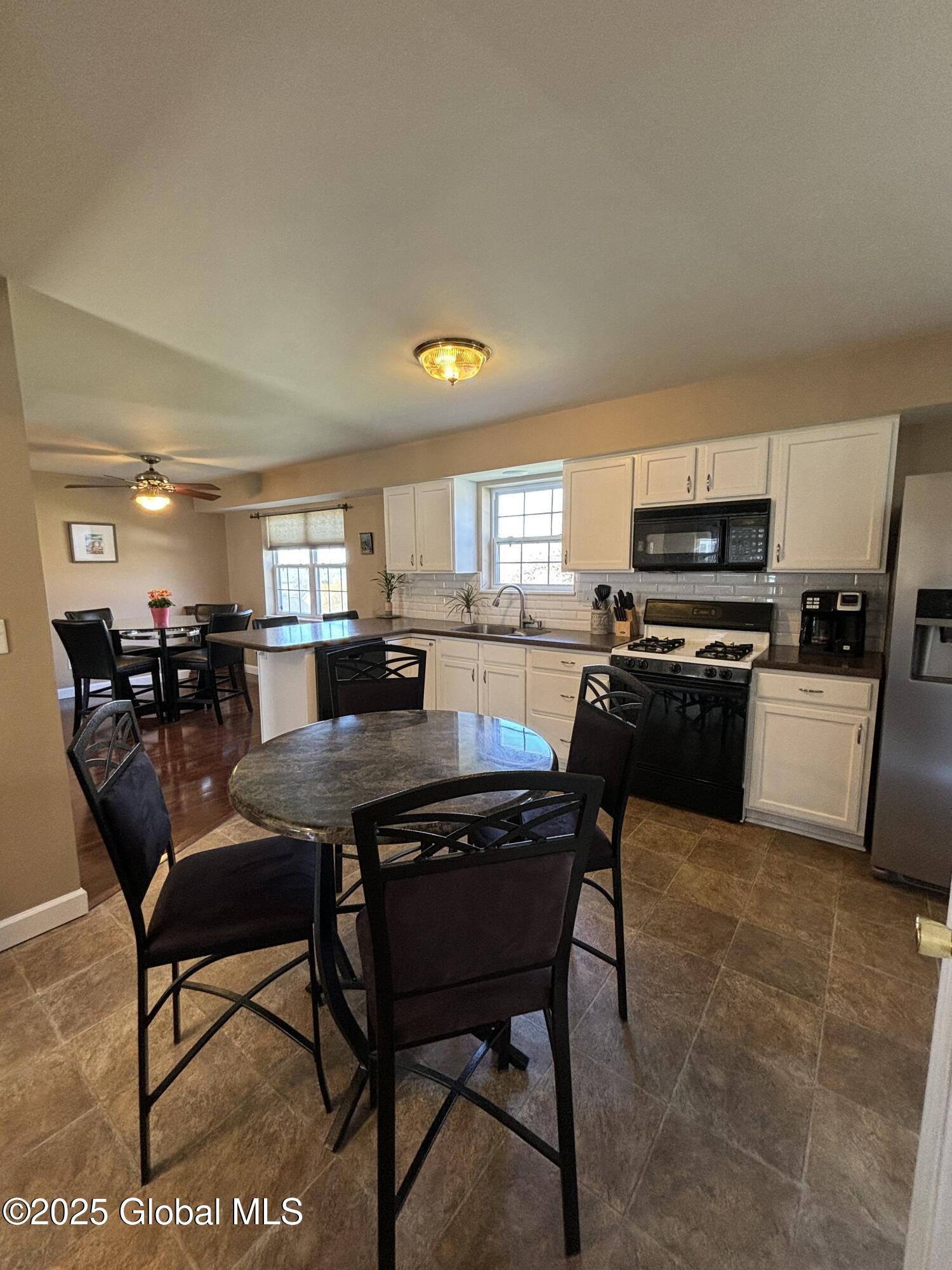 15 Red Rock Road, Troy, New York image 10