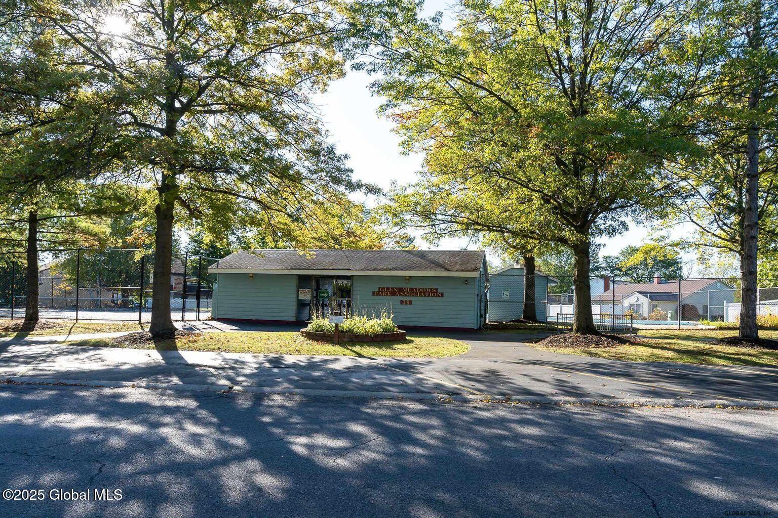 12 Stonehenge Square, Cohoes, New York image 23