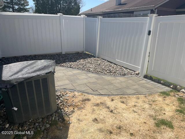 12 Stonehenge Square, Cohoes, New York image 19