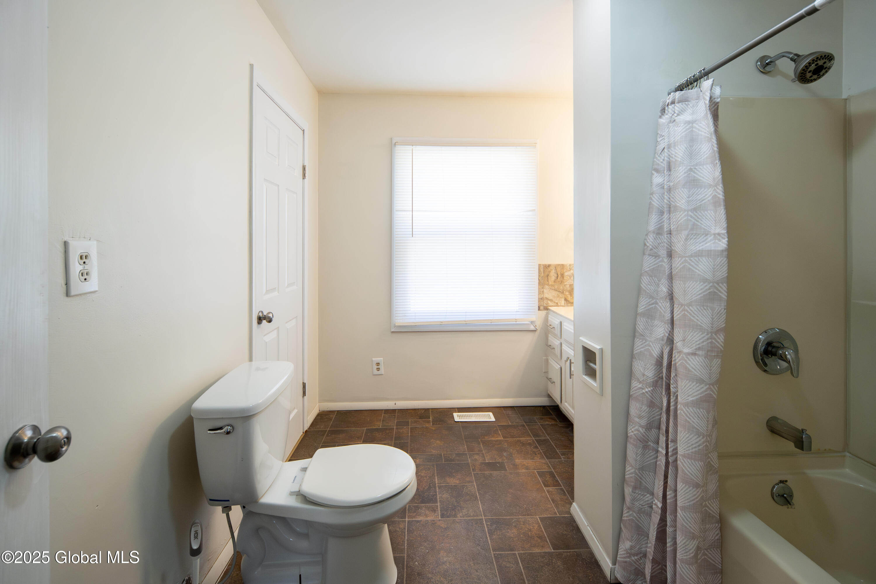 86 Pettis Road, Gansevoort, New York image 11