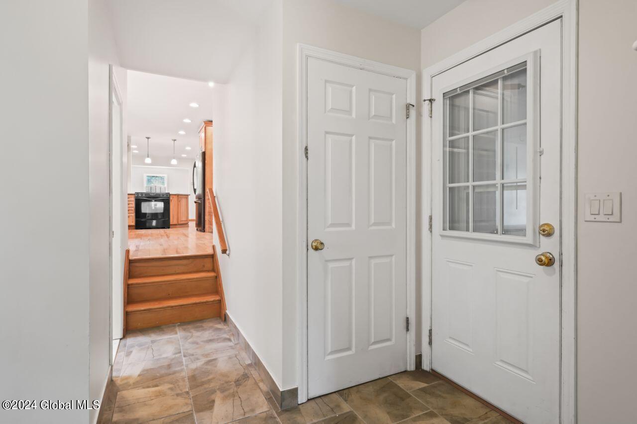 90 Apple Tree Lane, Clifton Park, New York image 27