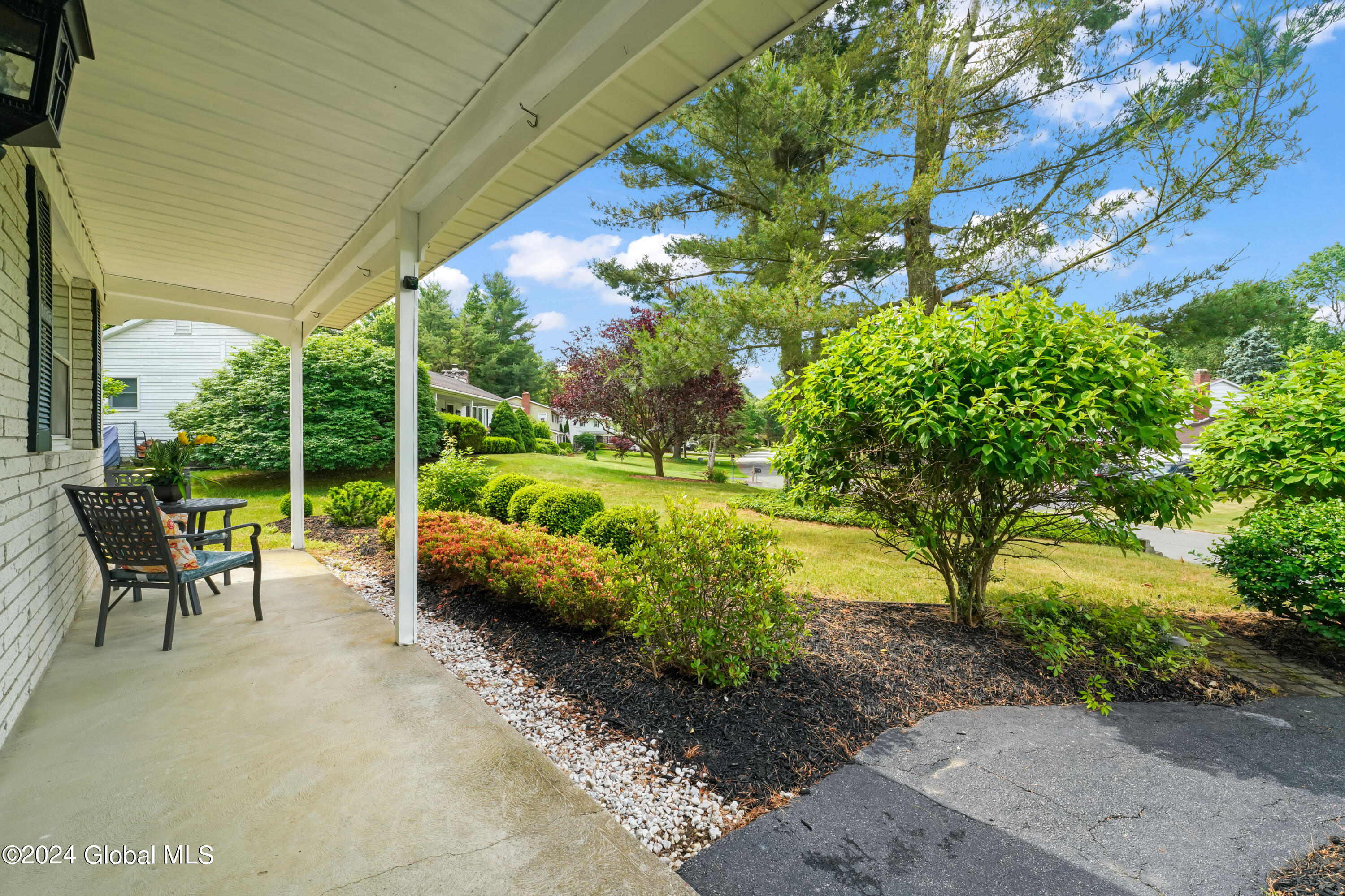 90 Apple Tree Lane, Clifton Park, New York image 4