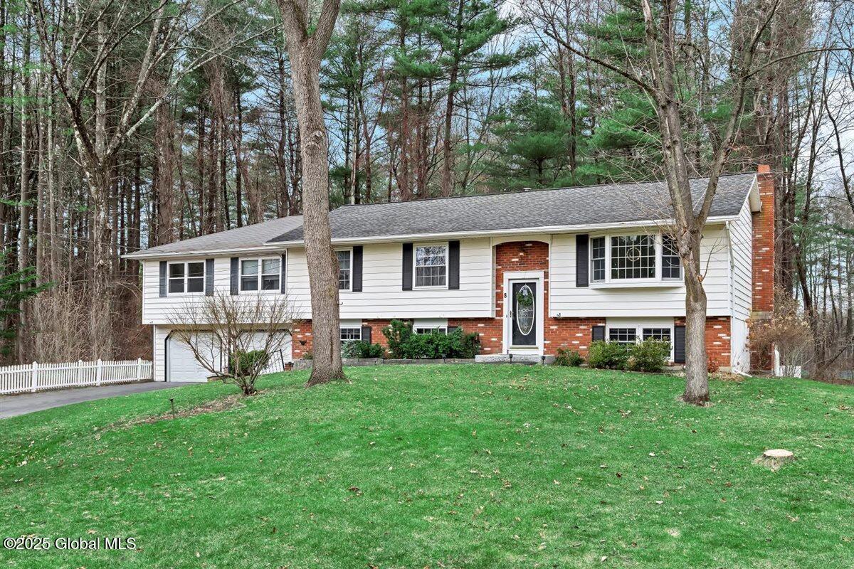 8 Nutmeg Court, Clifton Park, New York image 2
