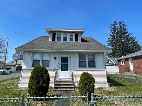 Photo of 13 Washington Avenue, Colonie, NY 12205 (MLS # 202610084)