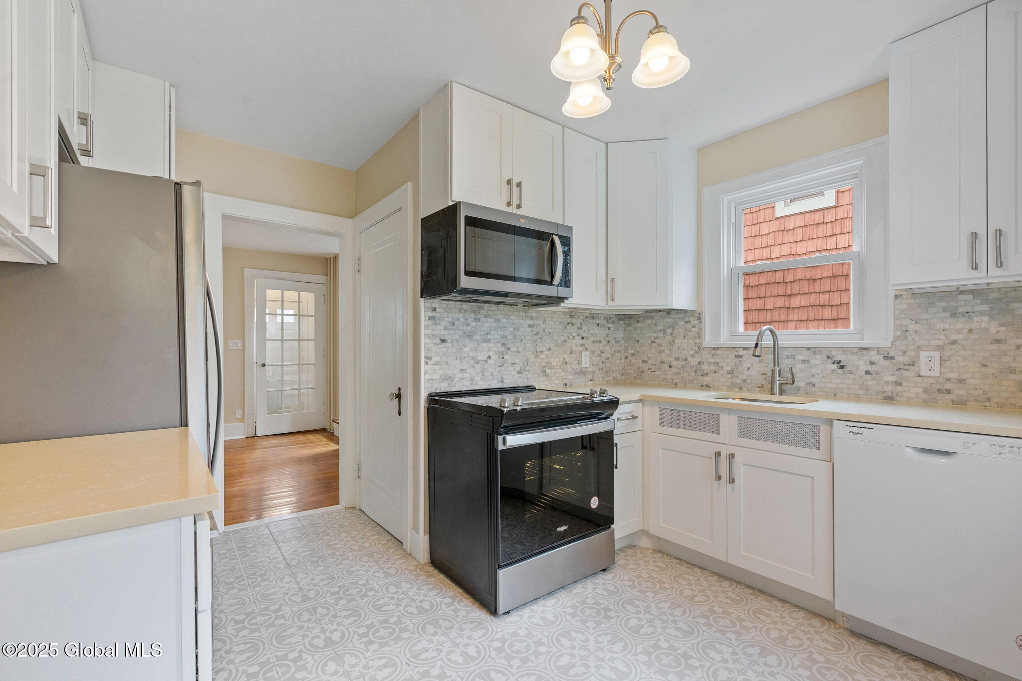 3 Pineview Avenue, Delmar, New York image 10