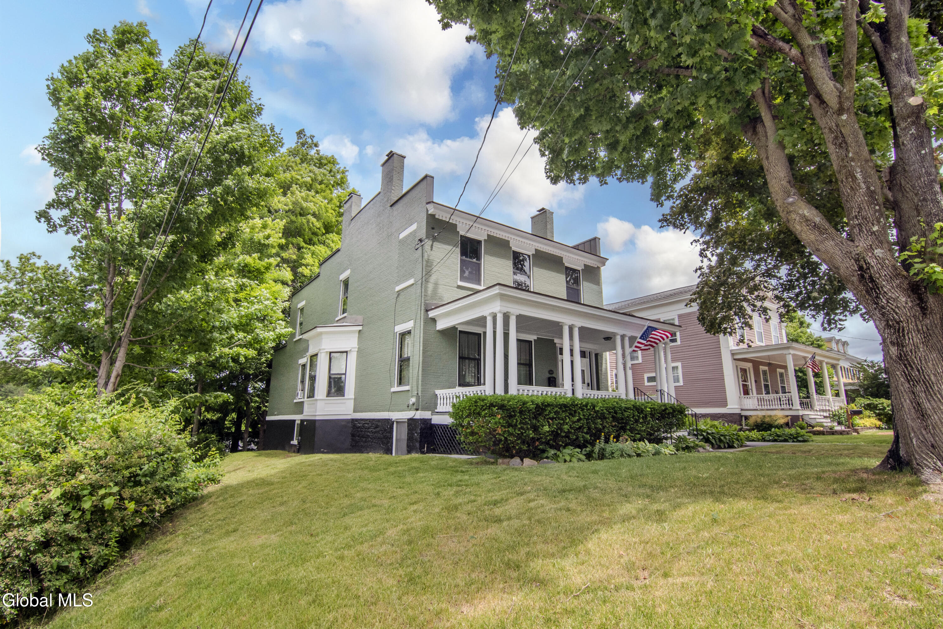 80 W High Street