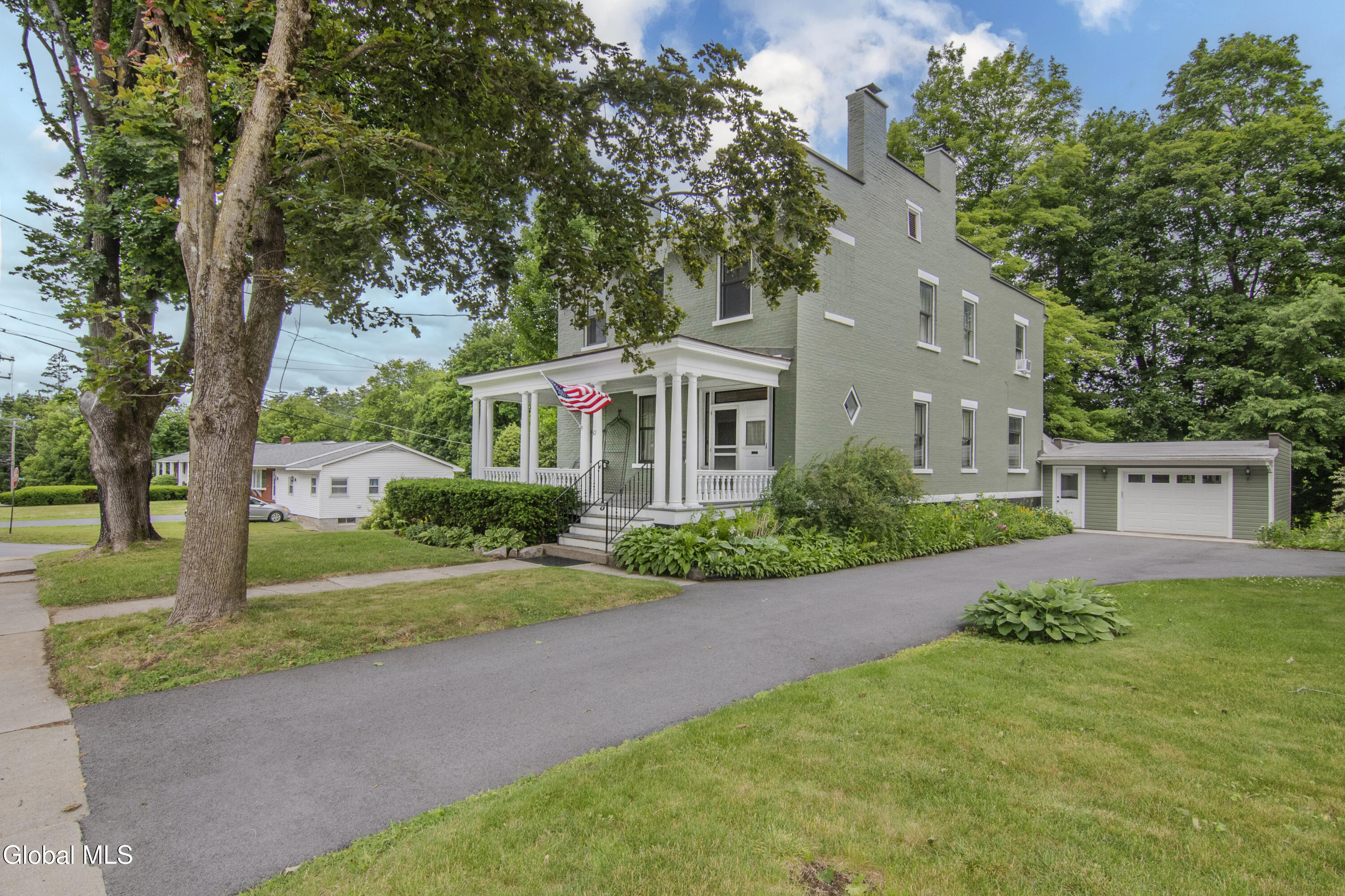 80 W High Street