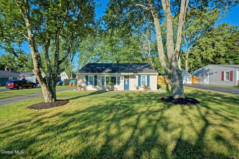 Photo of 2 Alamo Lane, Schenectady, NY 12304 (MLS # 202614905)