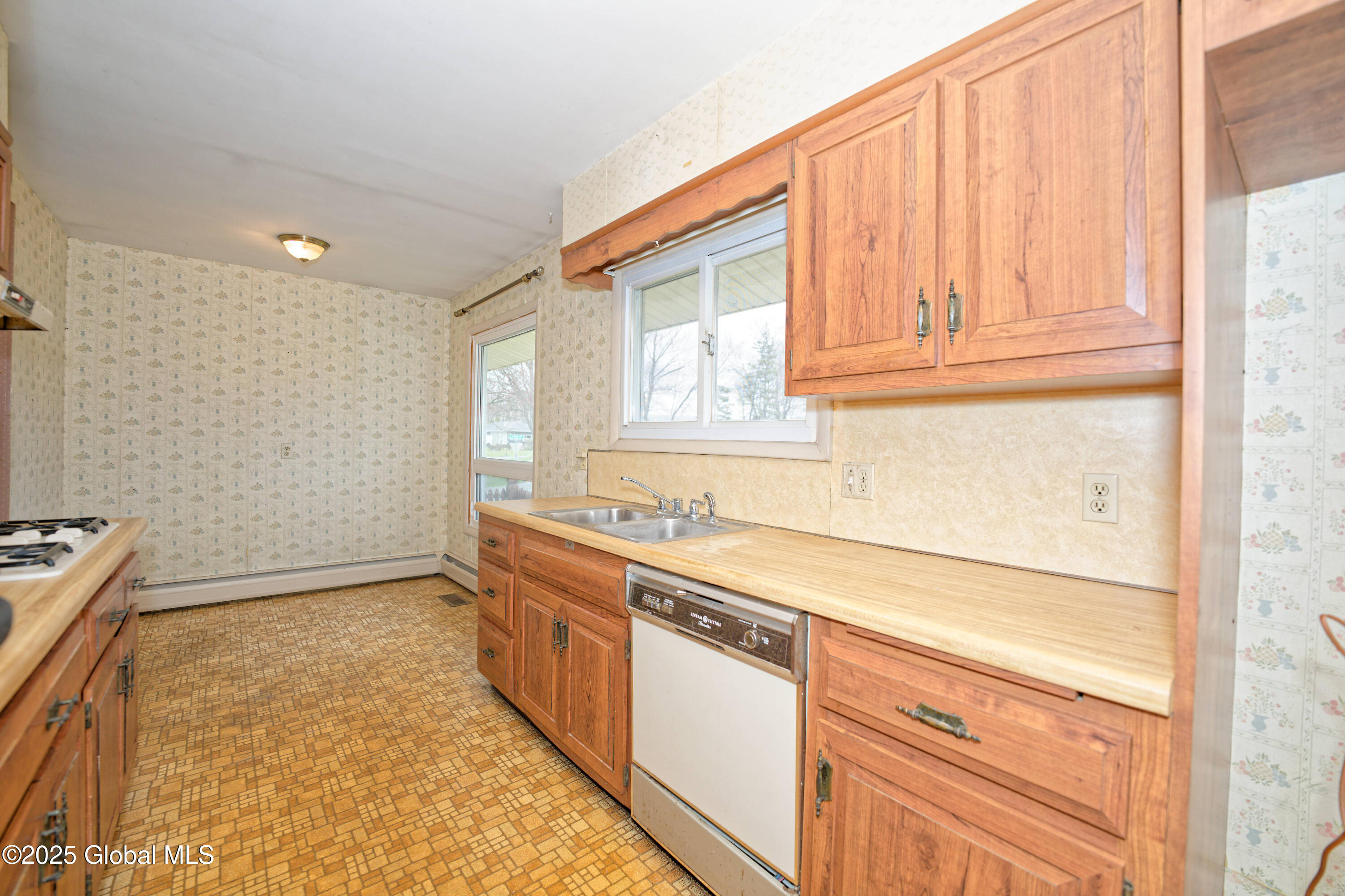 3 Caroline Street, Latham, New York image 14
