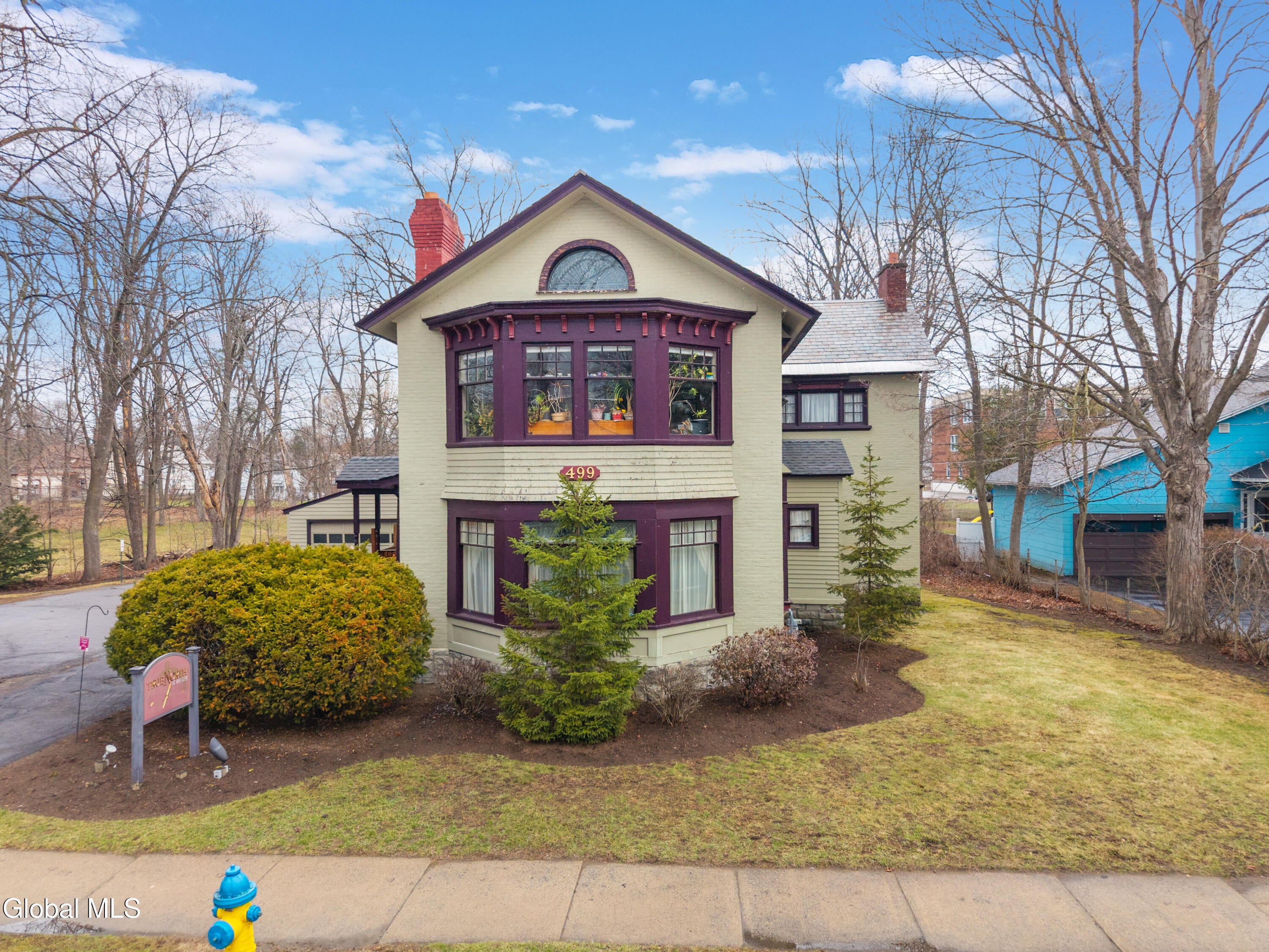 499 Glen Street