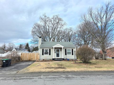 Photo of 1020 6th Street, Rotterdam, NY 12303 (MLS # 202613716)