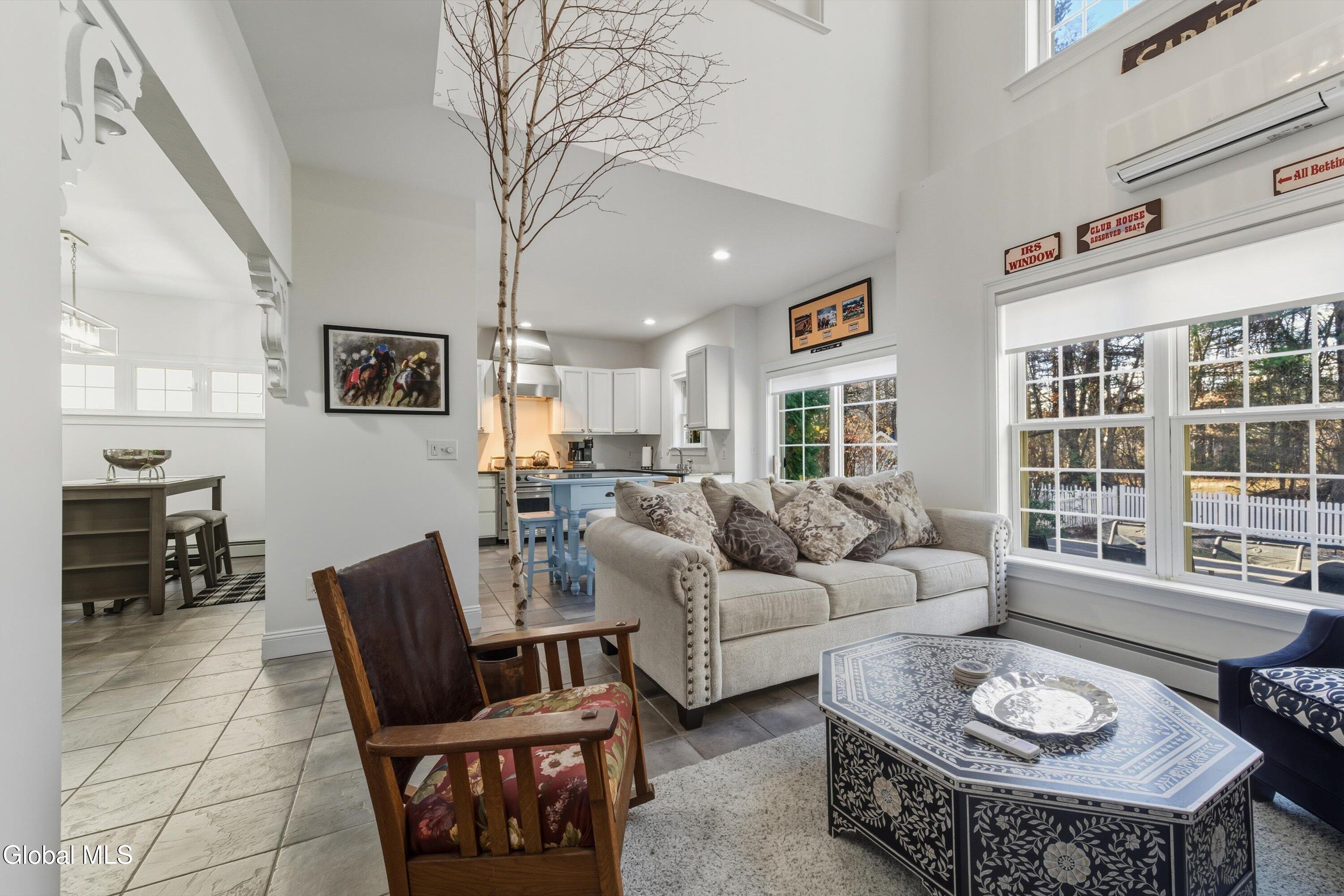 15 Thoroughbred Drive