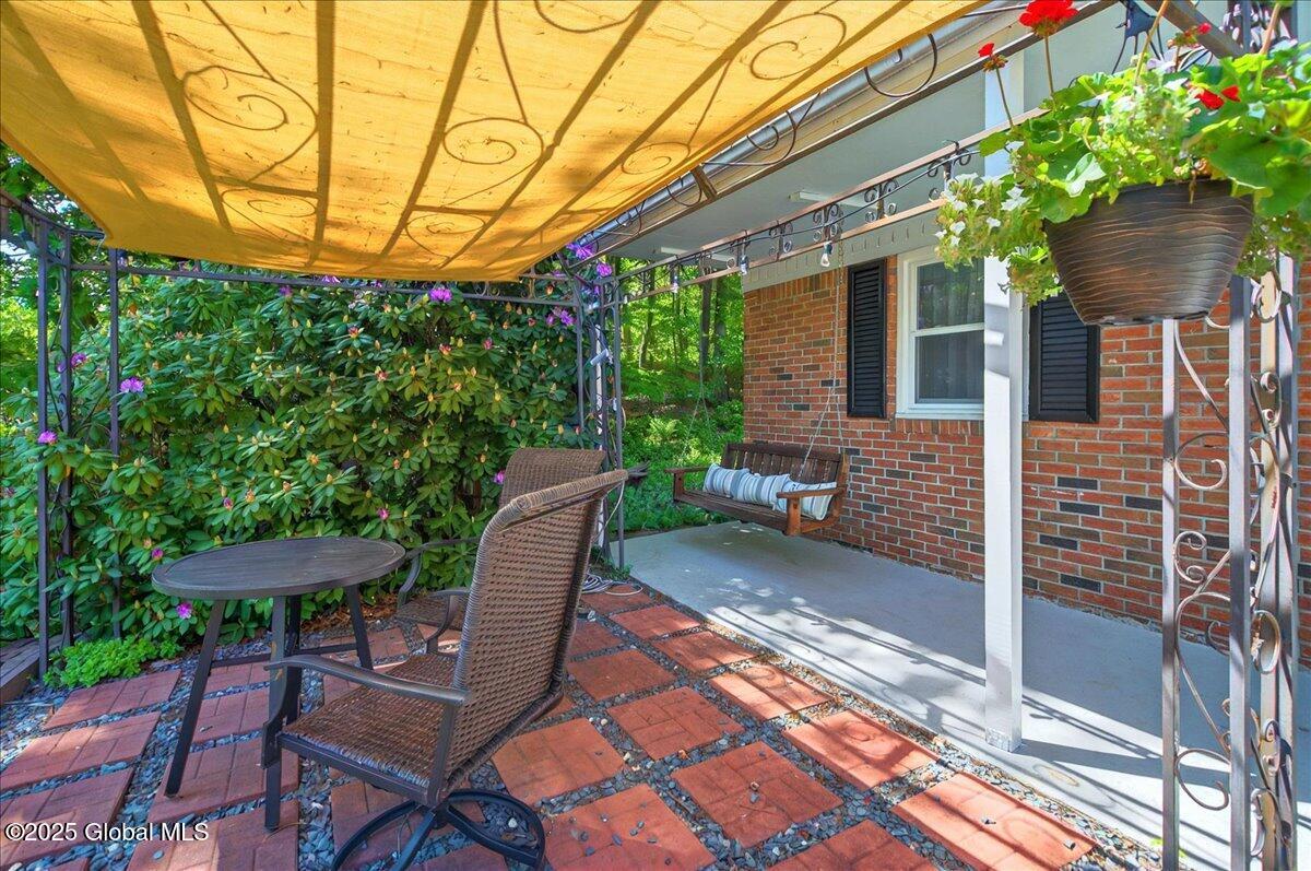 4 Sturbridge Court, Clifton Park, New York image 8