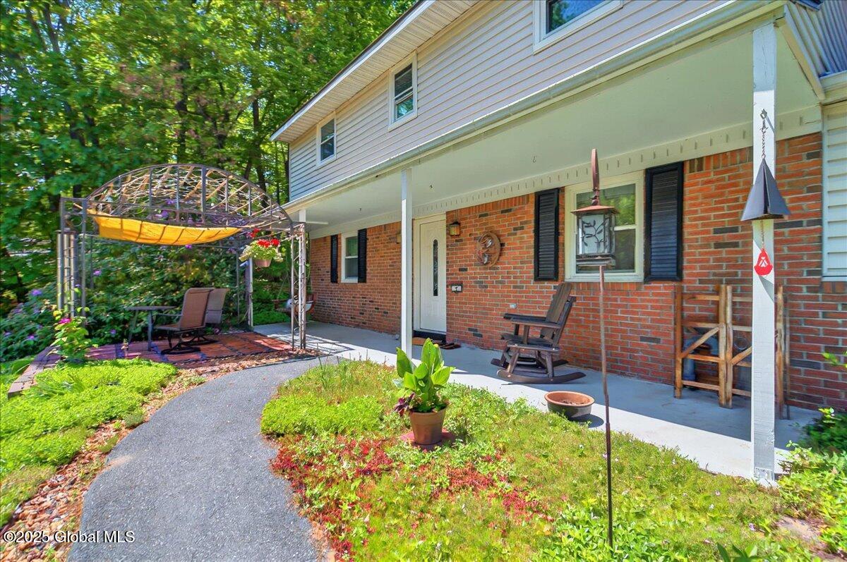 4 Sturbridge Court, Clifton Park, New York image 7