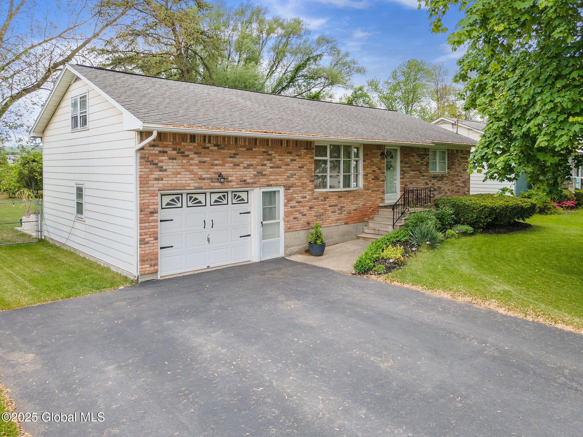 3291 Frank Street, Schenectady, New York image 2