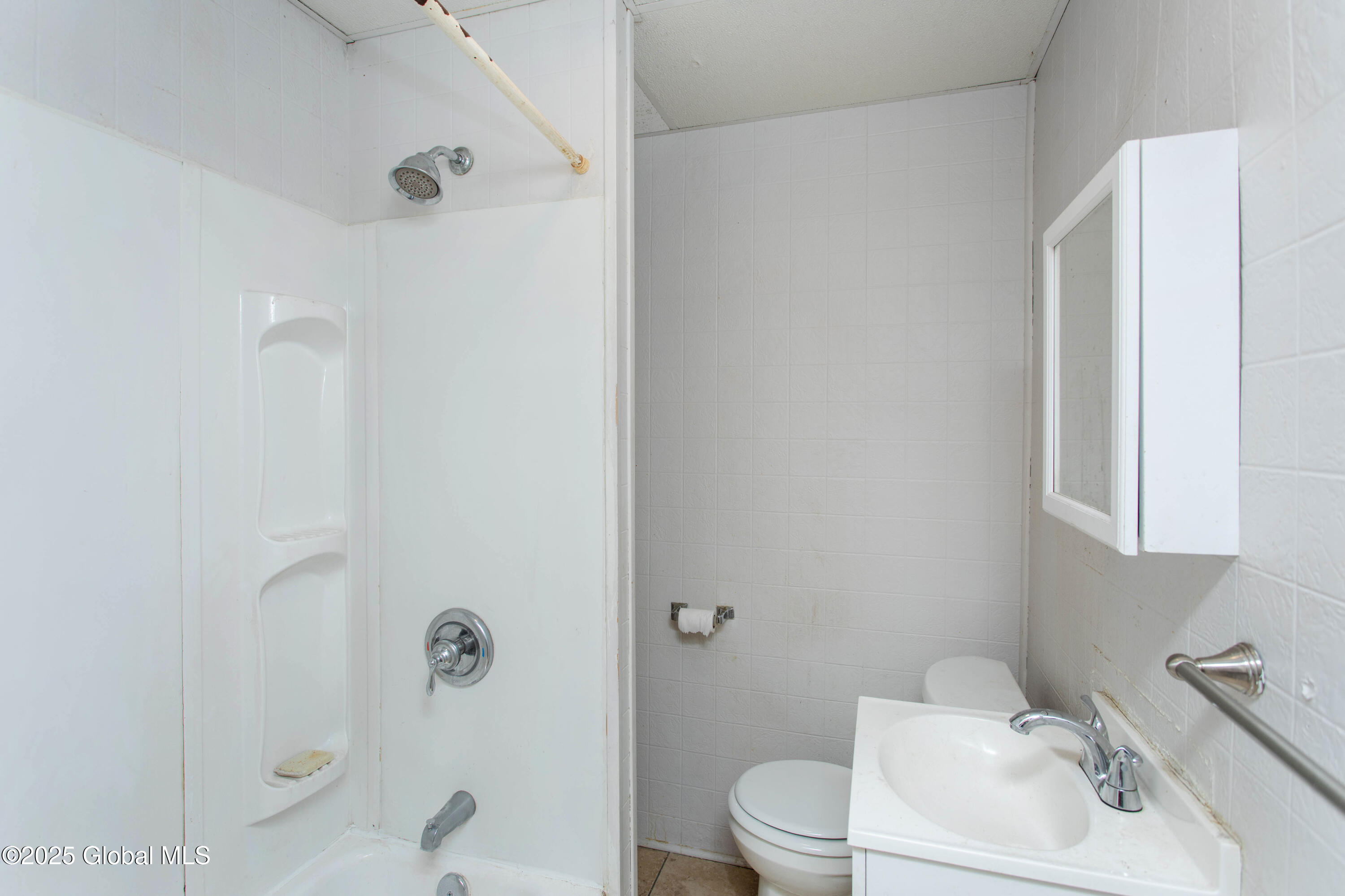 Albany, New York 12206, United States, 4 Bedrooms Bedrooms, ,4 BathroomsBathrooms,Residential,Pending,122904