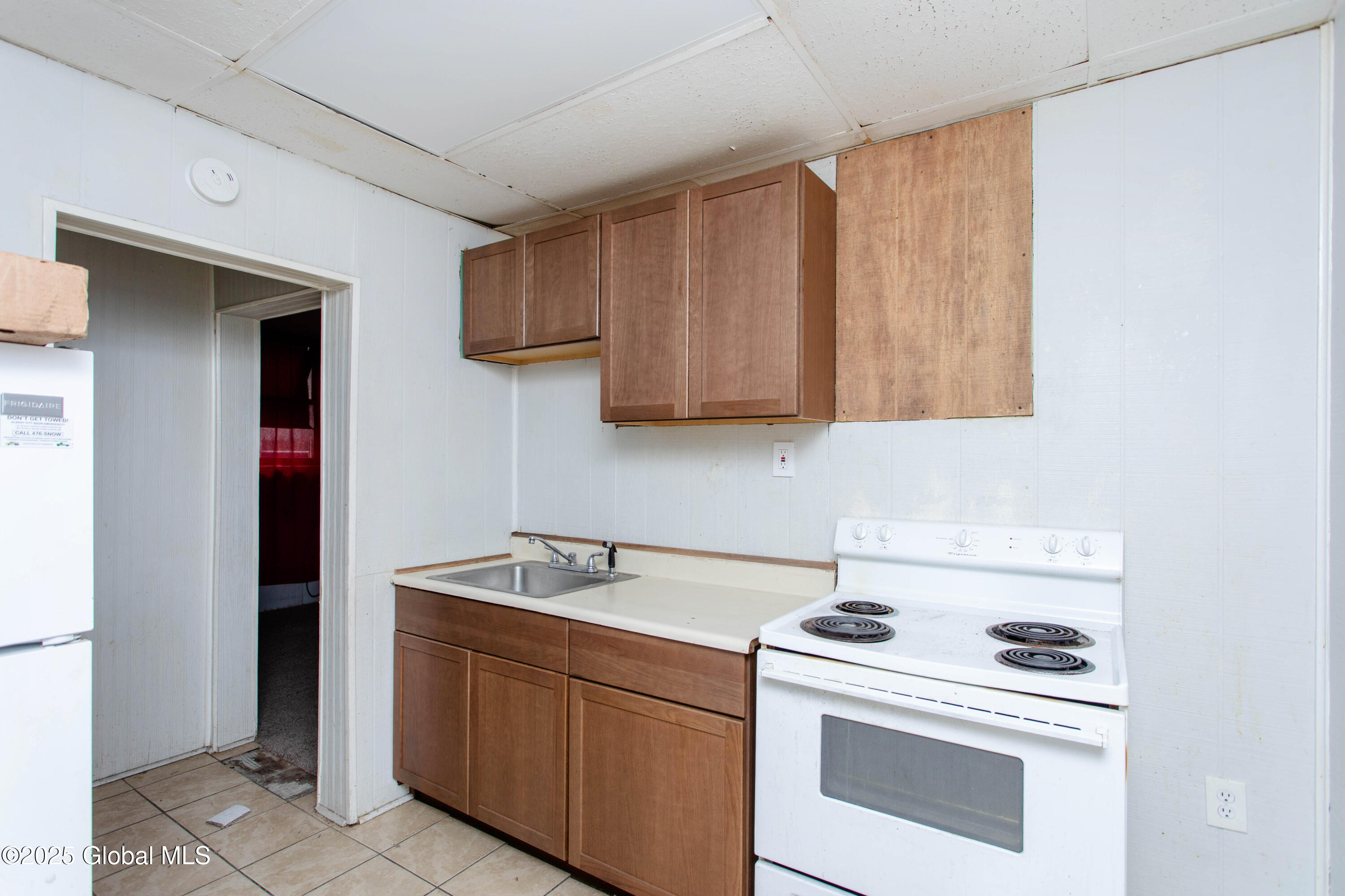 Albany, New York 12206, United States, 4 Bedrooms Bedrooms, ,4 BathroomsBathrooms,Residential,Pending,122904