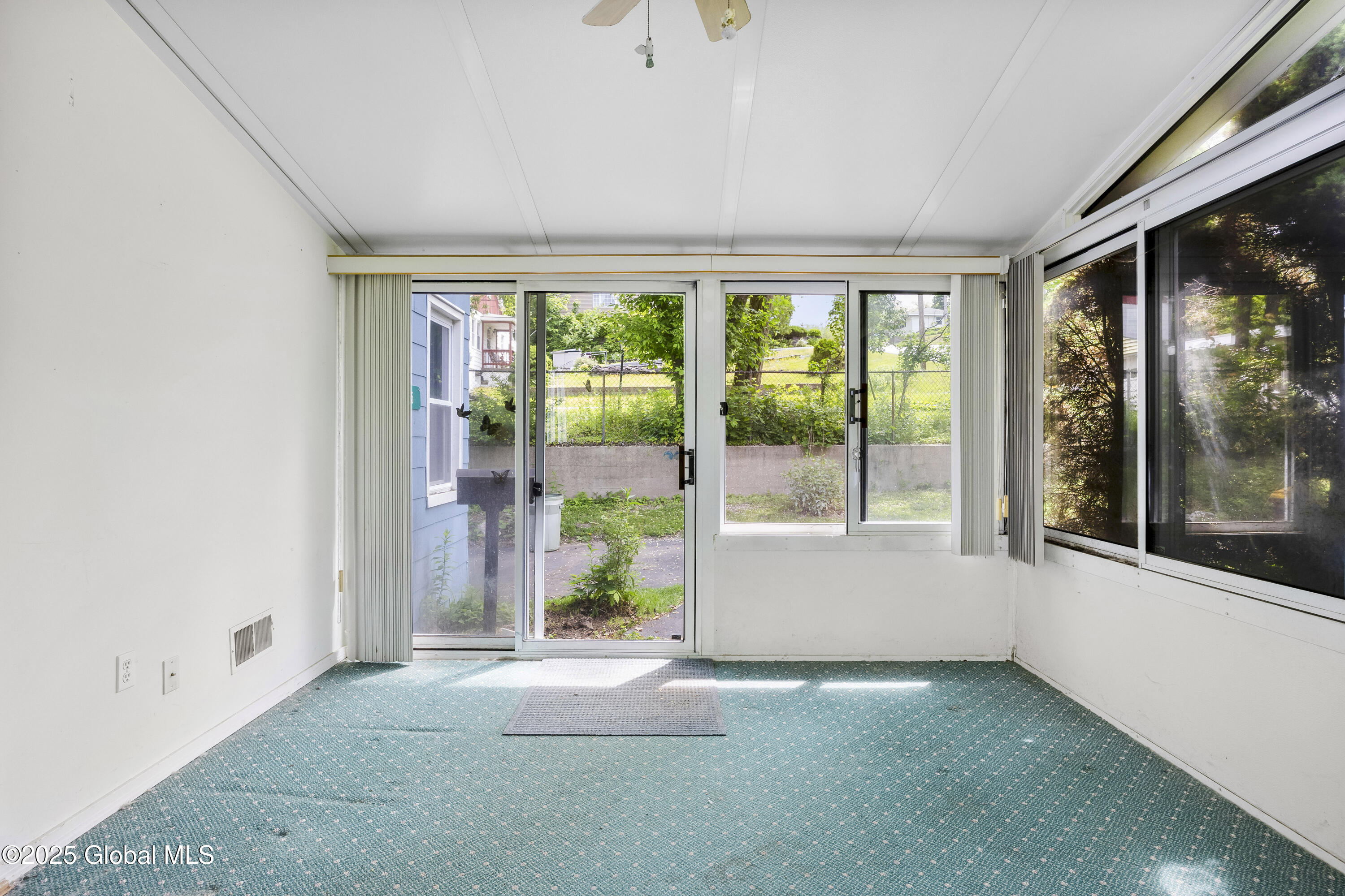 305 E Madison Avenue, Rensselaer, New York image 5