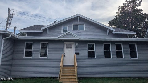 Apartment For Rent - 4 Ten Eyck Avenue #3<br/> Albany County, Albany, NY 12209
