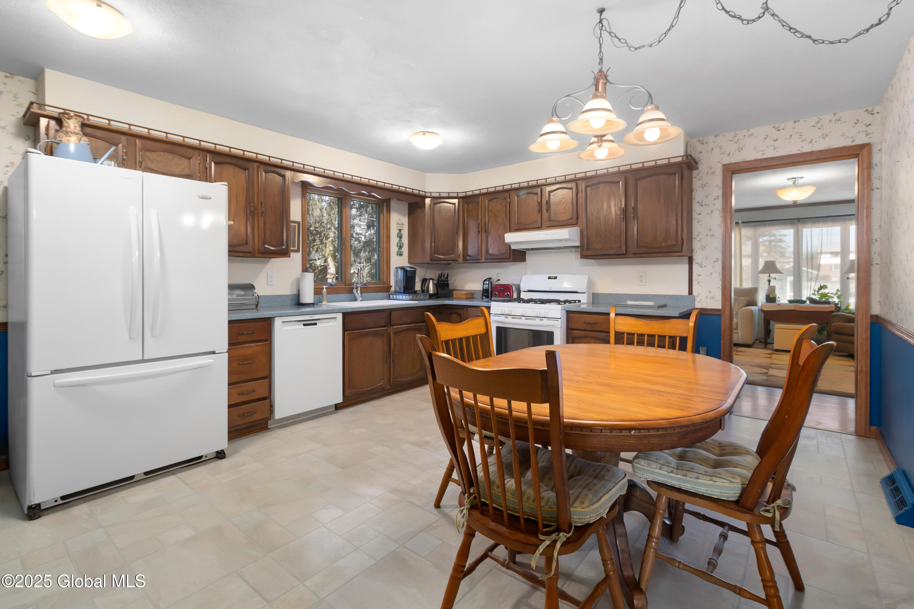 1 Cherry Lane, Glenville, New York image 6