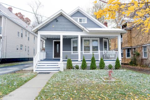 Photo of 818 Bedford Road, Schenectady, NY 12308 (MLS # 202529934)