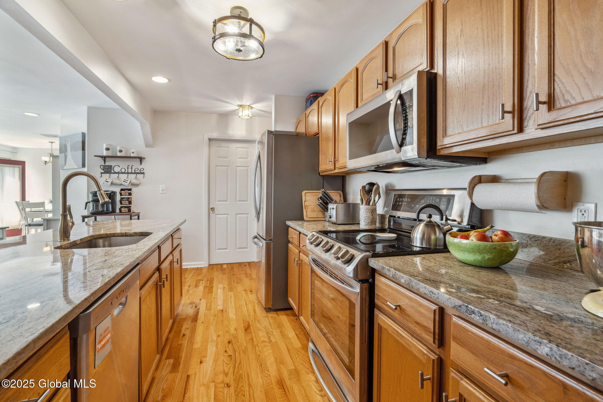507 Mallards Pond Lane, Schenectady, New York image 4