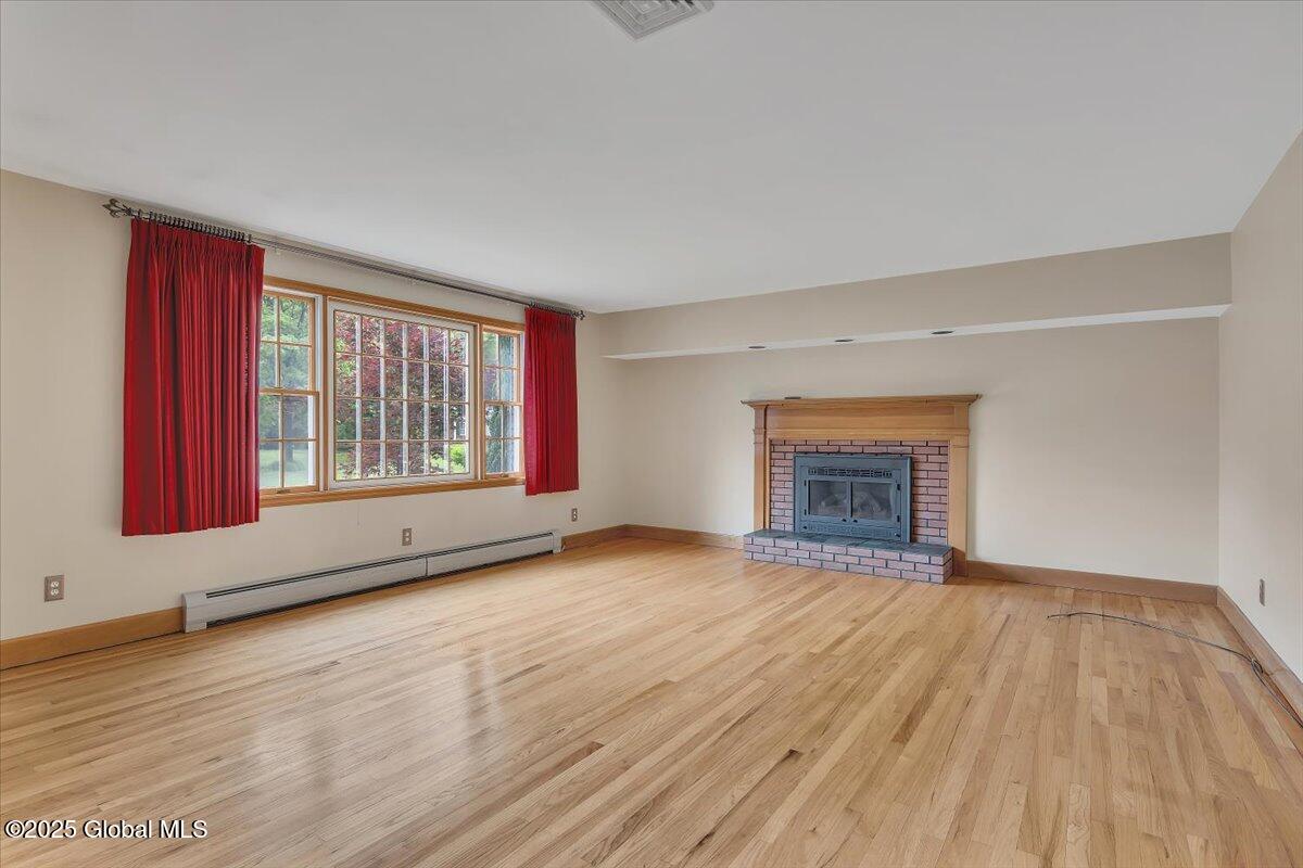 21 Hillcrest Drive, Clifton Park, New York image 3