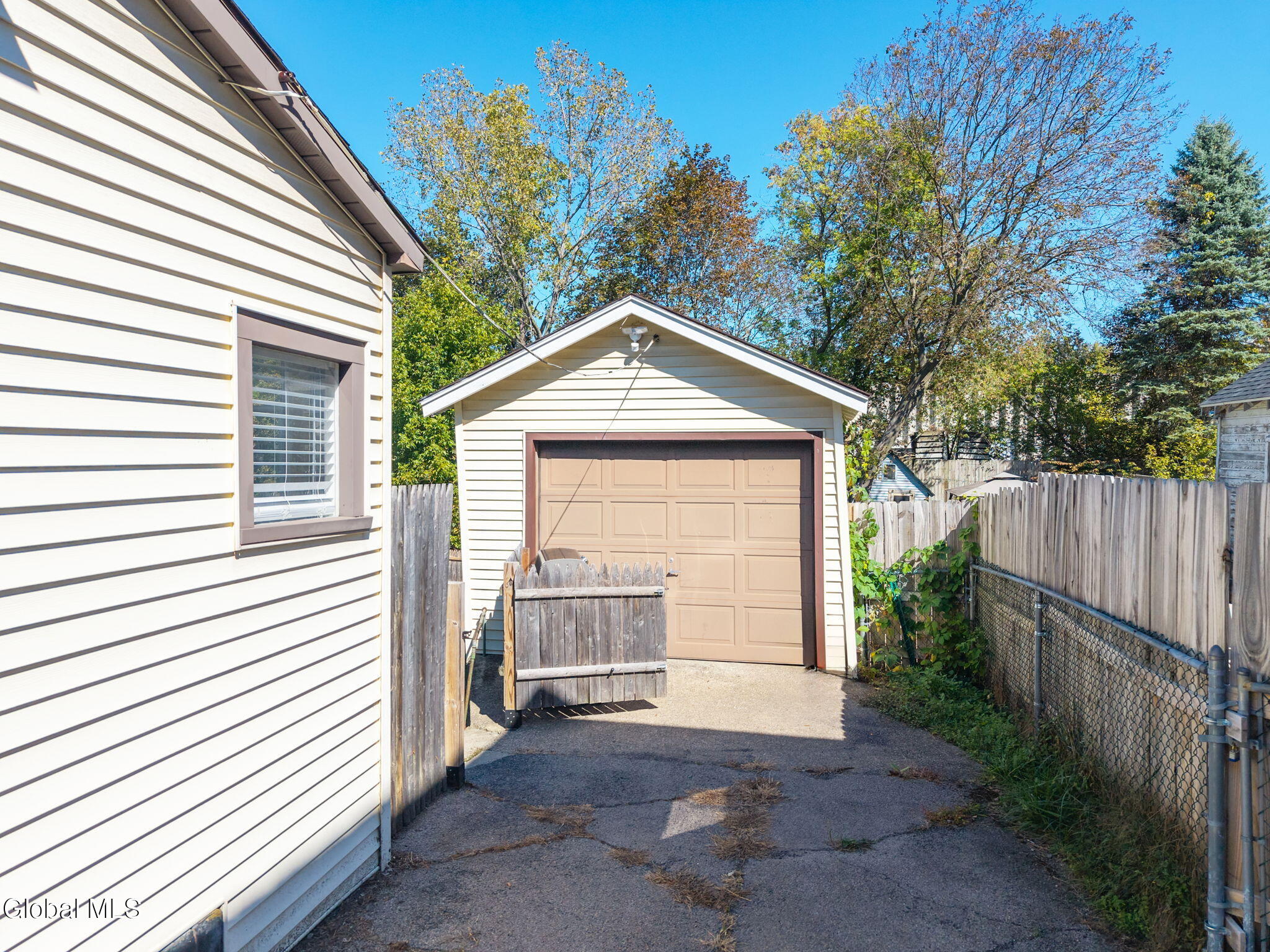 Schenectady, New York 12308, United States, 3 Bedrooms Bedrooms, ,1 BathroomBathrooms,Residential,Active,224193