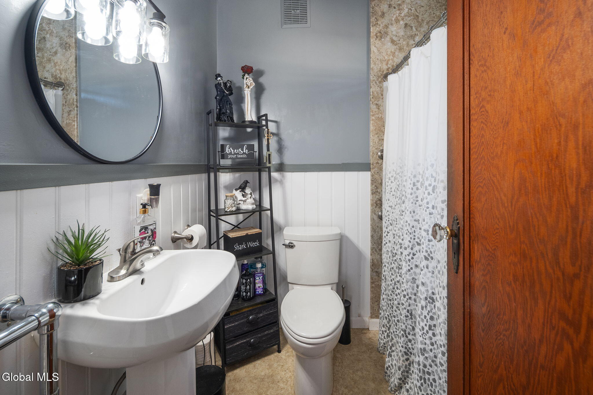 Schenectady, New York 12308, United States, 3 Bedrooms Bedrooms, ,1 BathroomBathrooms,Residential,Active,224193