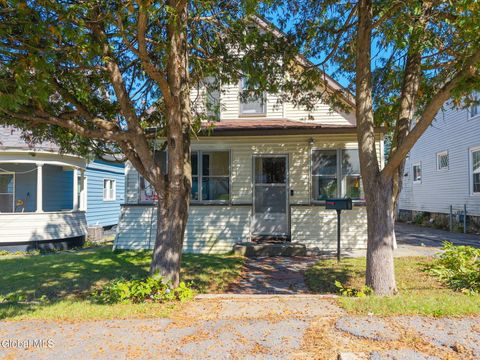 Photo of 435 Anthony Street, Schenectady, NY 12308 (MLS # 202527387)