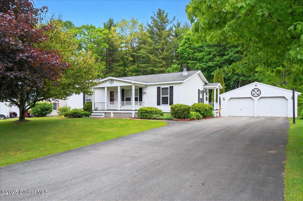 23 Hilton Drive, South Glens Falls, New York image 2